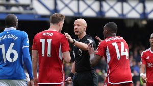 طلب فورست إصدار صوت VAR بعد هزيمة إيفرتون المثيرة للجدل