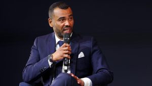 حصرياً لآشلي كول: اللعب في أرسنال كان “يعيش الحلم”، وكنت “أكثر غضباً” في تشيلسي