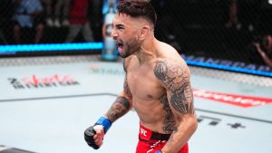 يرسل بيريز نيكولاو بينما ينتقل البديل المتأخر إلى المنافسة على مجد وزن الذبابة في UFC