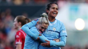 جولة الدوري الإنجليزي الممتاز: مانشستر سيتي يبتعد بفارق ست نقاط عن الصدارة، وبريستول سيتي يهبط، وأرسنال يعاني من ضربة اللقب