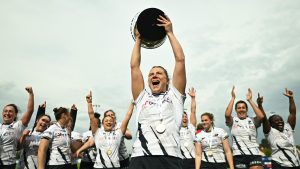 المسلمون يرفعون كأس أليانز لأول مرة بعد عودتهم من الخلف ليهزموا بريستول بيرز