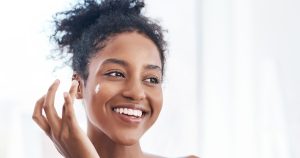 11 من منتجات التجميل الأكثر مبيعًا في الصيدليات – تبدأ من 6 دولارات فقط