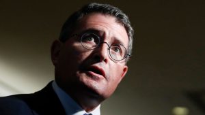 الديمقراطيون في مجلس الشيوخ يستدعون ليونارد ليو في تحقيق أخلاقيات المحكمة العليا