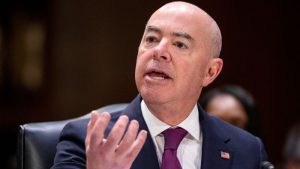 مجلس الشيوخ يستعد لمواجهة بشأن مقالات عزل مايوركا