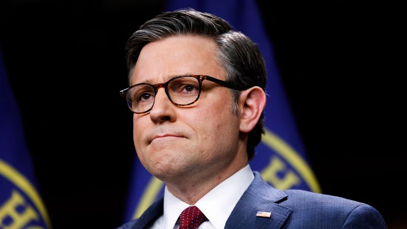 ويبقي الديمقراطيون في مجلس النواب الخيارات مفتوحة مع تزايد الجهود المبذولة للإطاحة بجونسون