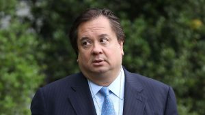 يتبرع ناقد ترامب جورج كونواي بأقصى مبلغ لجهود إعادة انتخاب بايدن