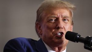 لم يبق على ترامب سوى أيام قليلة من محاكمته الجنائية الأولى بعد فشل مناورته القانونية الأخيرة