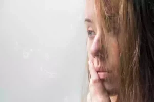 نجم الشباب السعودي في مأزق… ضرب مبرح وكسور كبير في وجهه والسبب!!