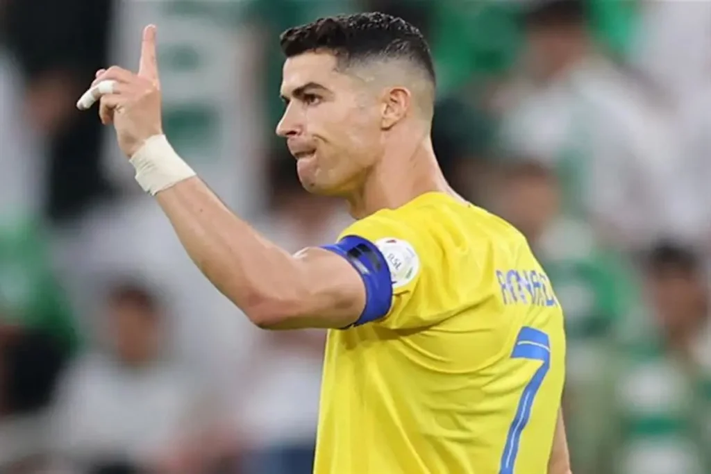 ضجة واسعة ومطالب بتصعيد القضية وتقديم شكوى ضد اللاعب “رونالدو”!! تعرف على الحقيقة كاملة