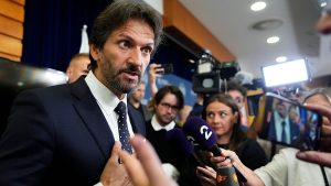 وزراء سلوفاكيون يلومون وسائل الإعلام والمعارضة على الهجوم على رئيس الوزراء روبرت فيكو