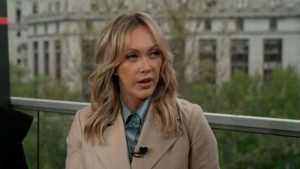 “غير عادي حقًا”: مراسل CNN يشرح تهديد القاضي لترامب