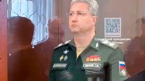 رفض طلب وزير الدفاع الروسي الذي يواجه اتهامات بالرشوة بالإقامة الجبرية في منزله