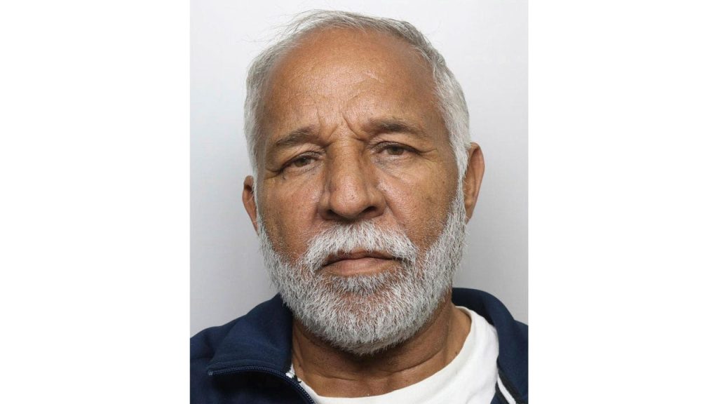 حكم على رجل بقتل ضابط بريطاني في عملية سطو مسلح منذ ما يقرب من عقدين من الزمن