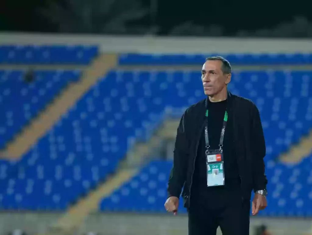 دونيس يفتح النار… أحل مشاكل ليست من اختصاص المدرب والكرة السعودية لا تراعي الوحدة!!