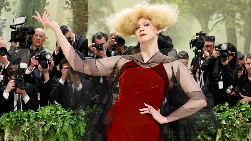 إطلالات السجادة الحمراء لحفل Met Gala 2024: شاهد أزياء وفساتين كل المشاهير