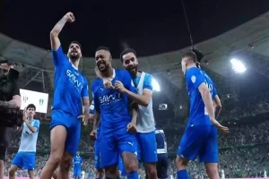 أنا خلاص!! نجم الهلال يصدم الجماهير في حفل التتويج.. رحيل أم اعتزال؟
