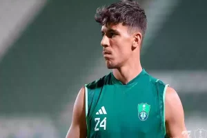 بحماس المشاركة في الموسم المقبل.. فيغا يُلمح للبقاء مع «الأهلي السعودي»