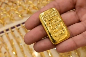المعدن الأصفر يُحير المستثمرين | هبوط في سعر الذهب اليوم في السعودية وهذا سعر أونصة الذهب