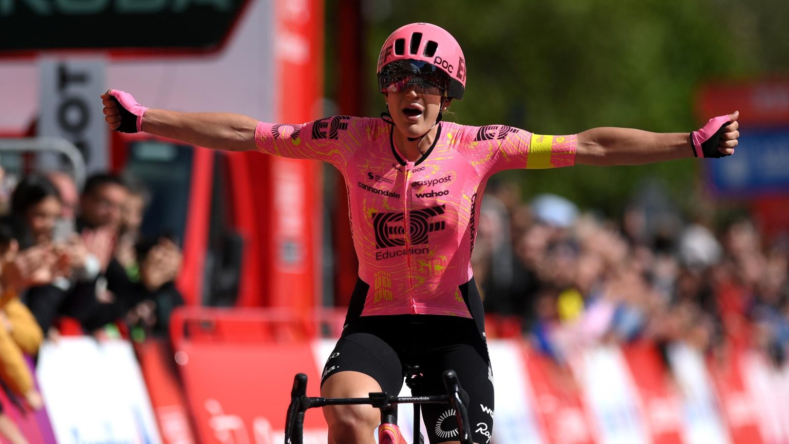 كريستين فولكنر تحقق الفوز في المرحلة الثانية من EF-Education لهذا الأسبوع بفوز مثير للإعجاب