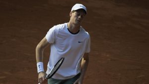 يانيك سينر ينسحب من بطولة مدريد المفتوحة بسبب إصابة في الفخذ تلقي بظلال من الشك على ظهوره في بطولة فرنسا المفتوحة