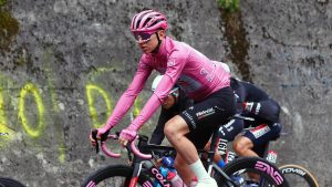 Giro d'Italia 2024 المرحلة 19: كيفية المشاهدة يوم الجمعة وتفاصيل البث التلفزيوني والبث المباشر مع صعود عيون Tadej Pogacar إلى Sappada