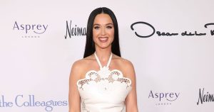 صورة كاتي بيري المزيفة في حفل Met Gala جيدة جدًا لدرجة أنها خدعت المعجبين وأمها