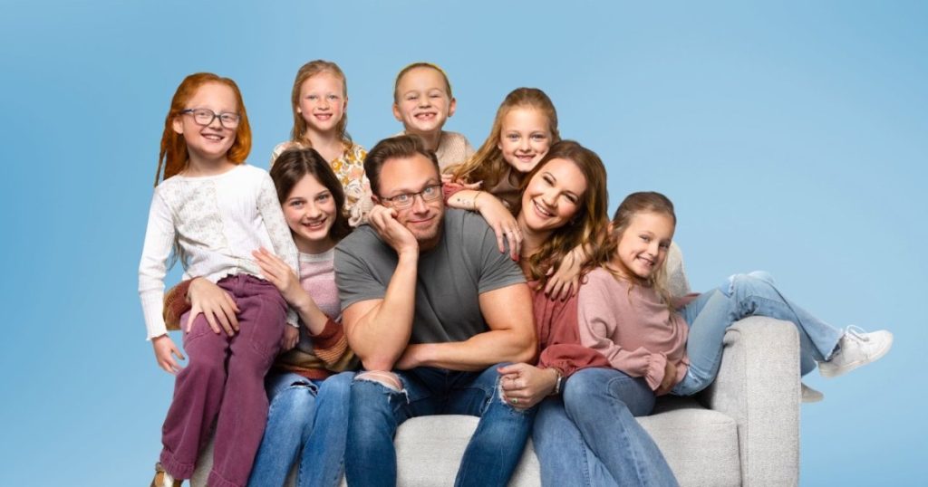 دانييل وآدم بوسبي من OutDaughtered منعوا أطفالهم من المواعدة حتى بعد المدرسة الثانوية (حصريًا)