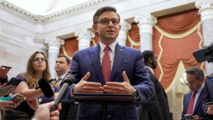 حيث يقف الهامش الضيق تاريخياً لرئيس مجلس النواب مايك جونسون