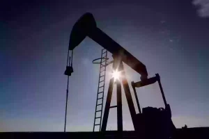 شاهد أسعار النفط اليوم في السعودية وهذه قيمة الخسارة الأسبوعية وموعد اجتماع “أوبك+”