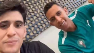 شاهد بالصور | ياسين بونو مع مهاجم العين الإماراتي في المغرب