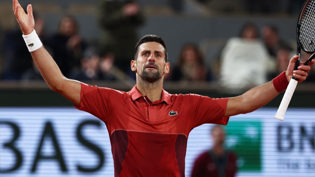 بطولة فرنسا المفتوحة: يحافظ نوفاك ديوكوفيتش على آماله في اللقب بفوز ملحمي بخمس مجموعات على لورنزو موسيتي