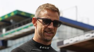 24 ساعة من لومان لايف – جنسون باتون وفالنتينو روسي وفريق الممثلين يهدفون إلى تحقيق المجد في السباق الأسطوري