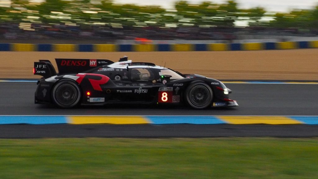 24 Hours of Le Mans LIVE – تتصدر تويوتا صباح يوم الأحد تحدي بورشه لـ P1