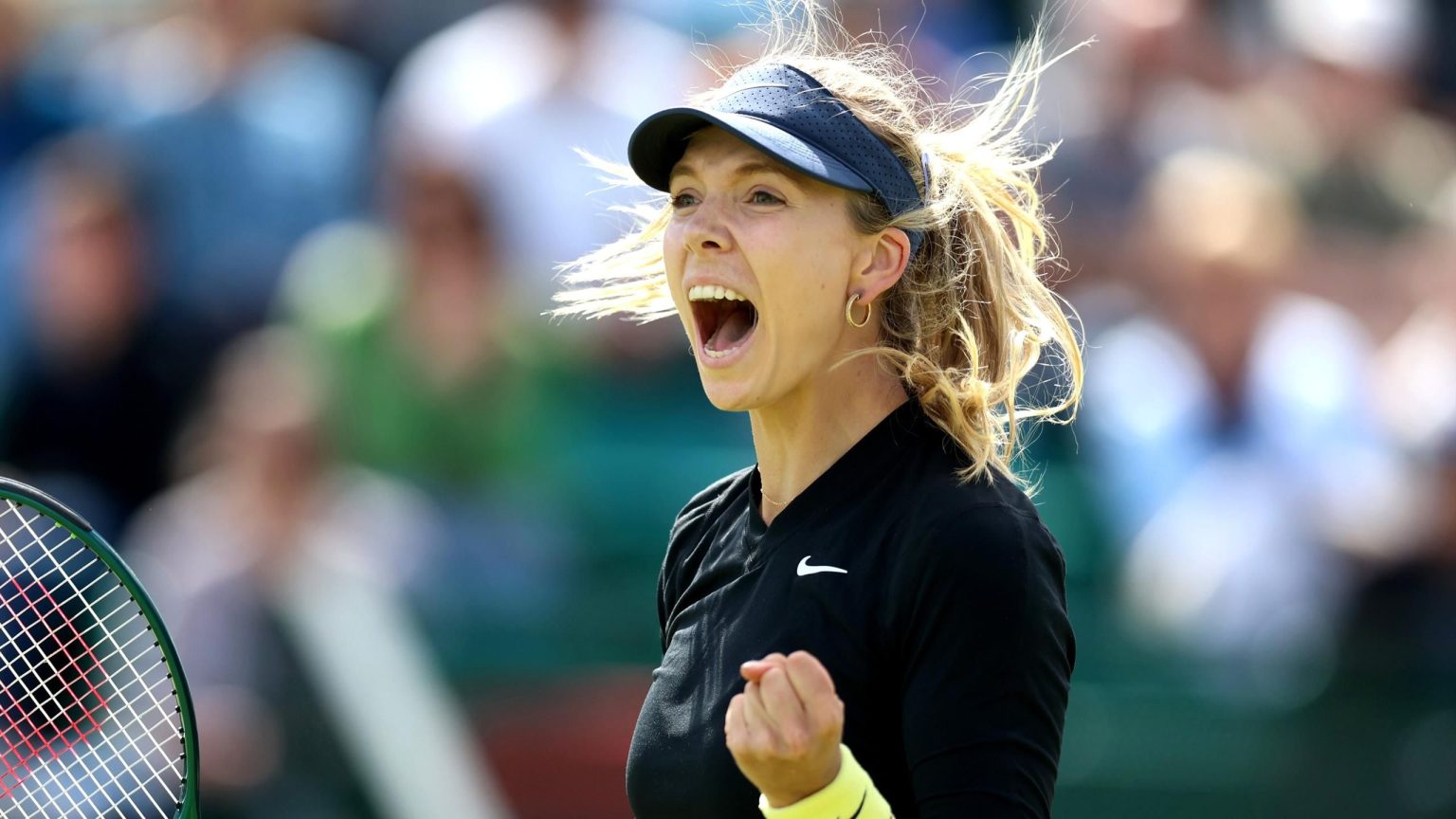تغلبت إيما رادوكانو على كاتي بولتر في نصف نهائي بطولة نوتنغهام المفتوحة، والبريطانية رقم 1 تواجه كارولينا بليسكوفا في النهائي