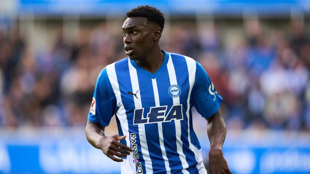 يدخل تشيلسي في محادثات بشأن مهاجم أتلتيكو مدريد سامو أوموروديون، ويستعد مانشستر يونايتد لعرض جوشوا زيركزي – جولة ورقية