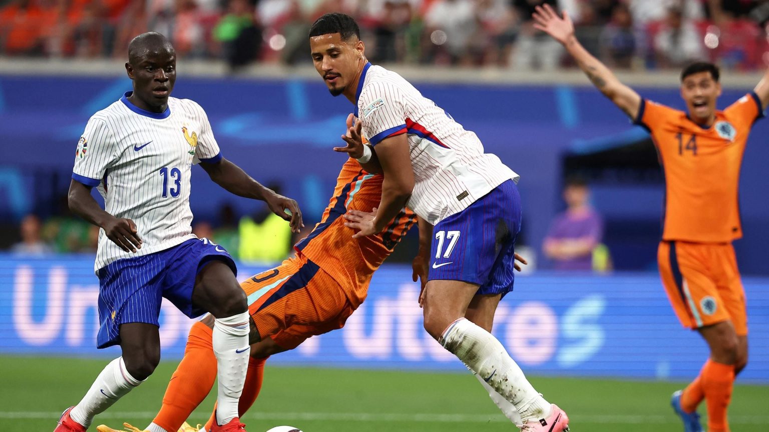 هولندا 0-0 فرنسا: كيليان مبابي يبقى على مقاعد البدلاء بينما أدى الجدل حول حكم الفيديو المساعد إلى إلغاء هدف تشافي سيمونز