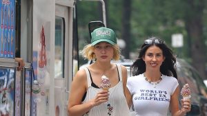 أحذية Vans من Gigi Hadid أكثر أناقة من أحذية Adidas Sambas