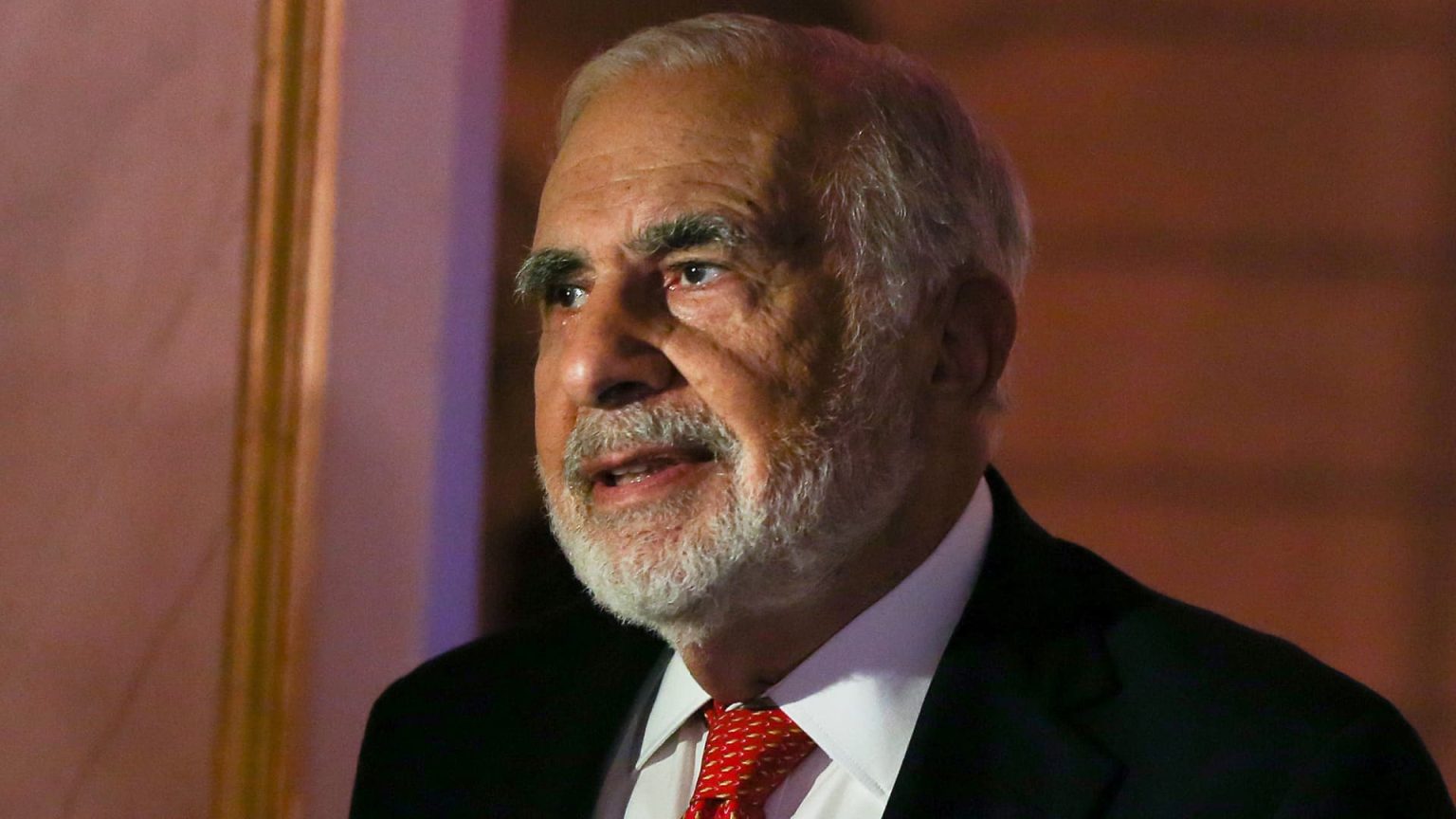 الأسهم التي تشهد أكبر التحركات في منتصف النهار: PDD Holdings وIcahn Enterprises وSolarEdge وغيرها