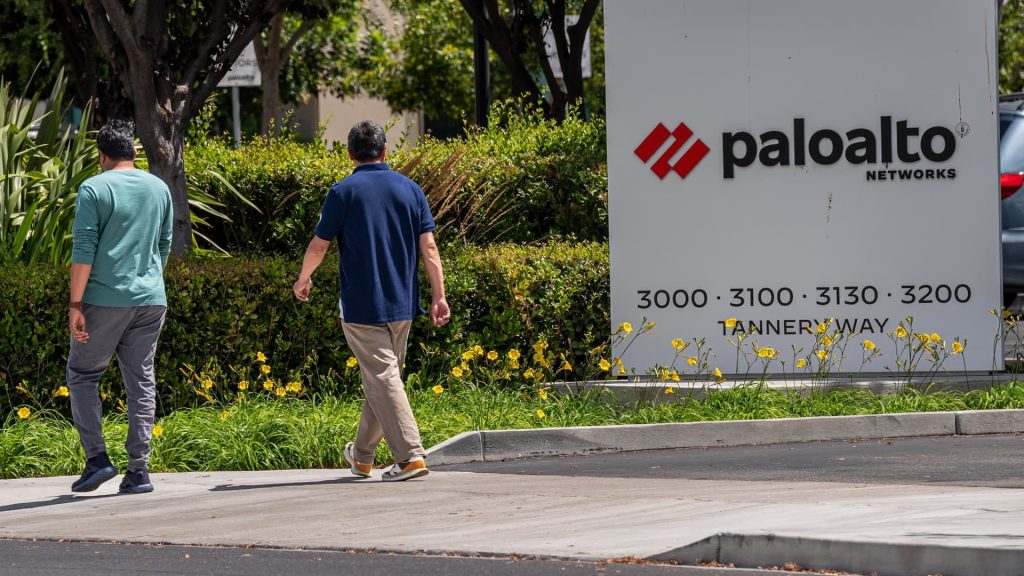 عادت شركة Palo Alto Networks أخيرًا إلى المسار الصحيح – حيث حققت أرباحًا قوية وتوقعات واعدة
