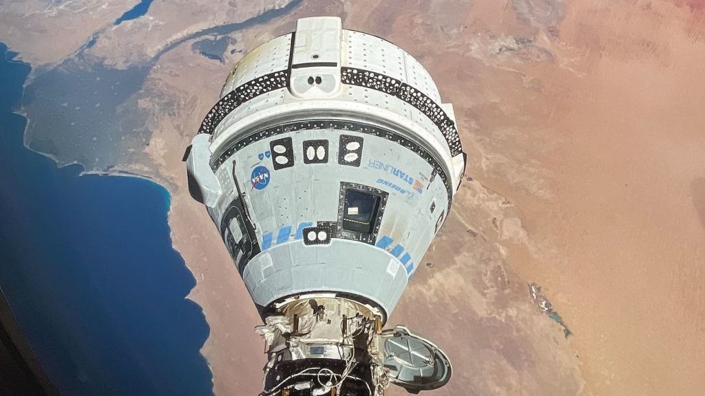عودة مركبة بوينج ستارلاينر فارغة بينما تلجأ ناسا إلى سبيس إكس لإعادة رواد الفضاء من محطة الفضاء الدولية