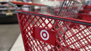 الأسهم التي تشهد أكبر التحركات قبل بدء السوق: Target وJD.com وMacy's وغيرها