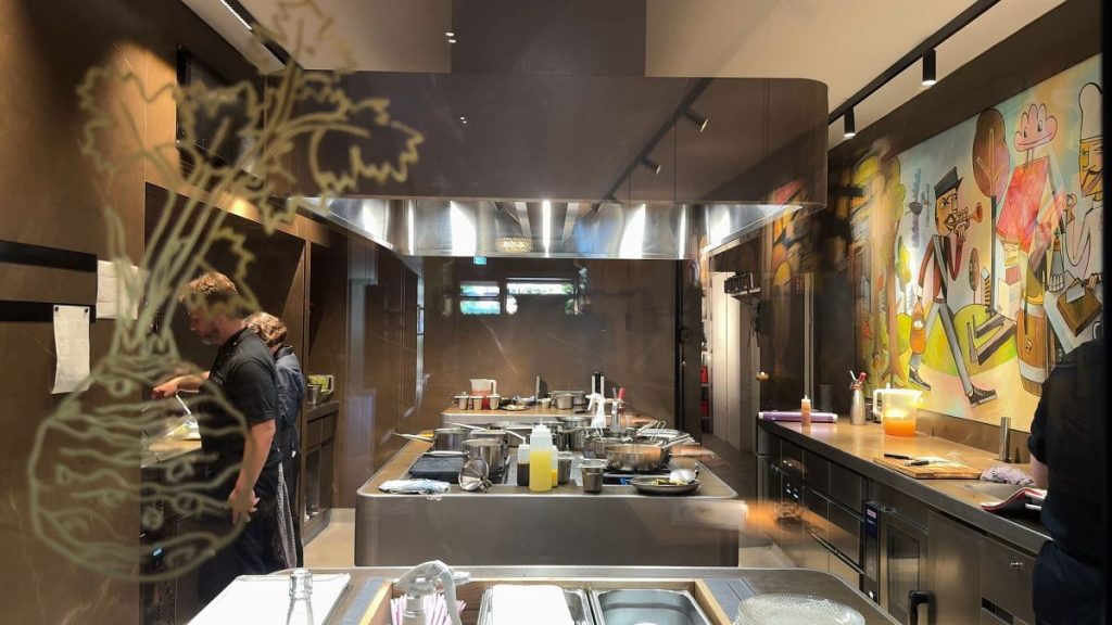 هل انفجرت فقاعة المطاعم الفاخرة في برلين بالفعل؟ المطاعم الحائزة على نجوم ميشلان في أزمة في ألمانيا