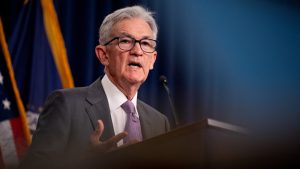 كيف يمكن للمستثمرين الاستعداد لانخفاض أسعار الفائدة: يقول المستشار: “الأمر يشبه الحصول على قصة شعر”