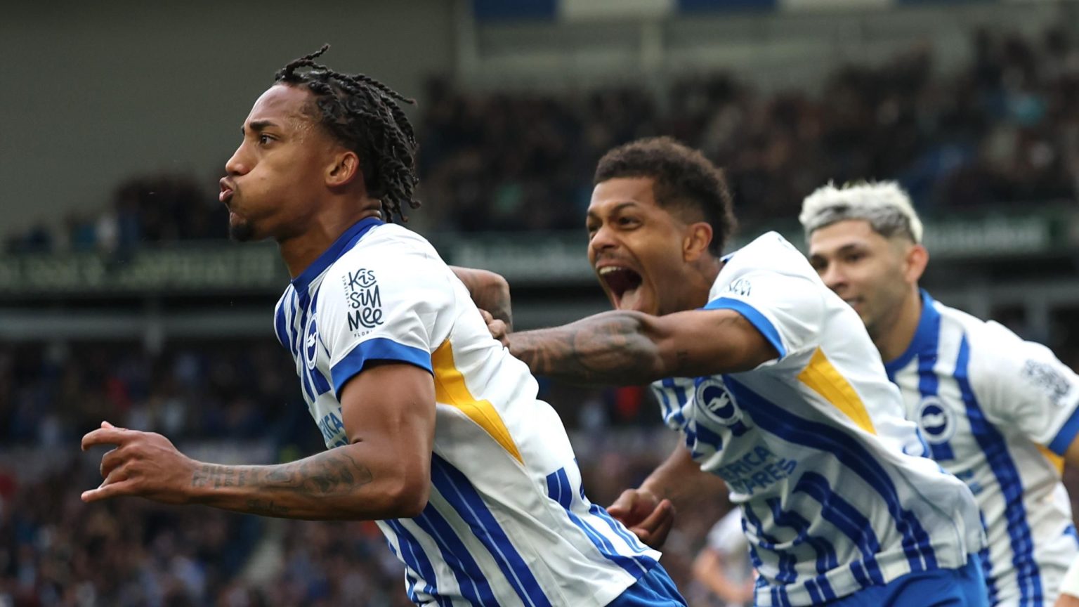 برايتون آند هوف ألبيون 2-1 مانشستر يونايتد – جواو بيدرو يسجل هدف الفوز في الوقت بدل الضائع ليلحق الهزيمة بإريك تين هاج