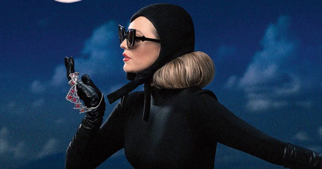 بليك ليفلي تتألق في مجلة Vogue بعد ارتدائها قلادة إليزابيث تايلور المصنوعة من الياقوت والتي تبلغ قيمتها 3.8 مليون دولار: “سريالية”
