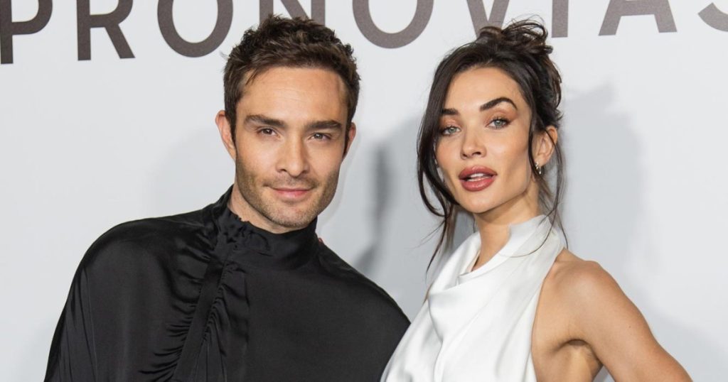 خريج مسلسل Gossip Girl إد ويستويك وخطيبته إيمي جاكسون متزوجان: “الرحلة بدأت للتو”