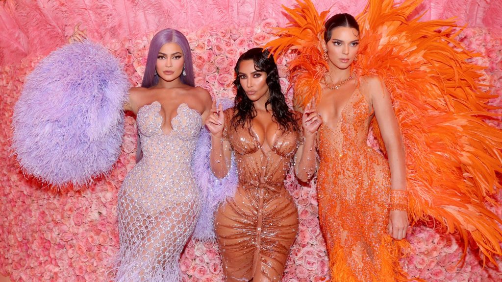 جميع أفضل إطلالات كايلي جينر في حفل Met Gala