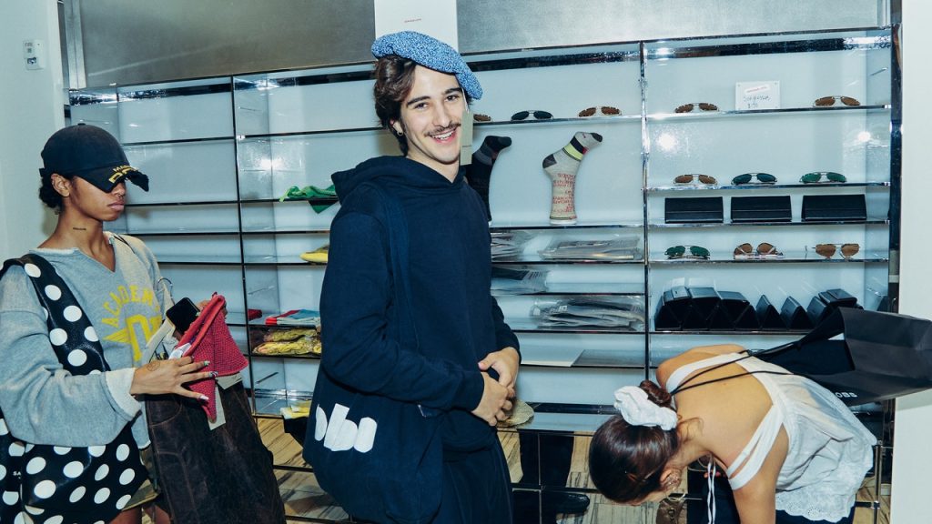كان بيع أرشيف The Heaven من Marc Jacobs بمثابة كنز لأزياء الشارع في موسم العودة إلى المدرسة