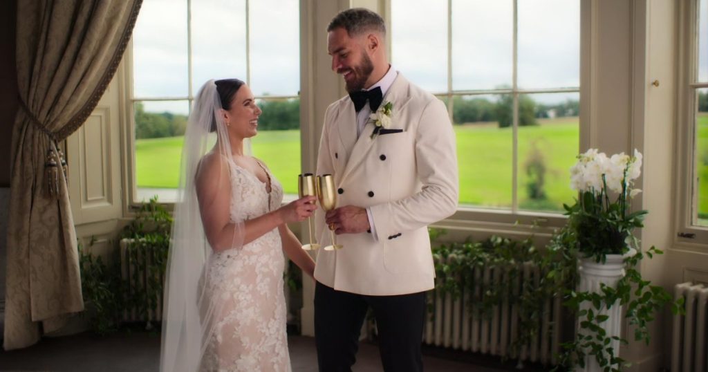 ستيفن من Love Is Blind UK يرد على مزاعم دعوته حبيبته السابقة لحضور حفل زفاف مع سابرينا