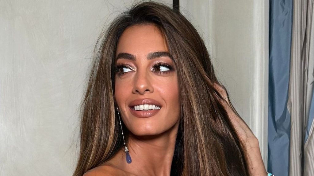 كيف حصلت أمل كلوني على إطلالتها على طريقة صوفيا لورين في البندقية